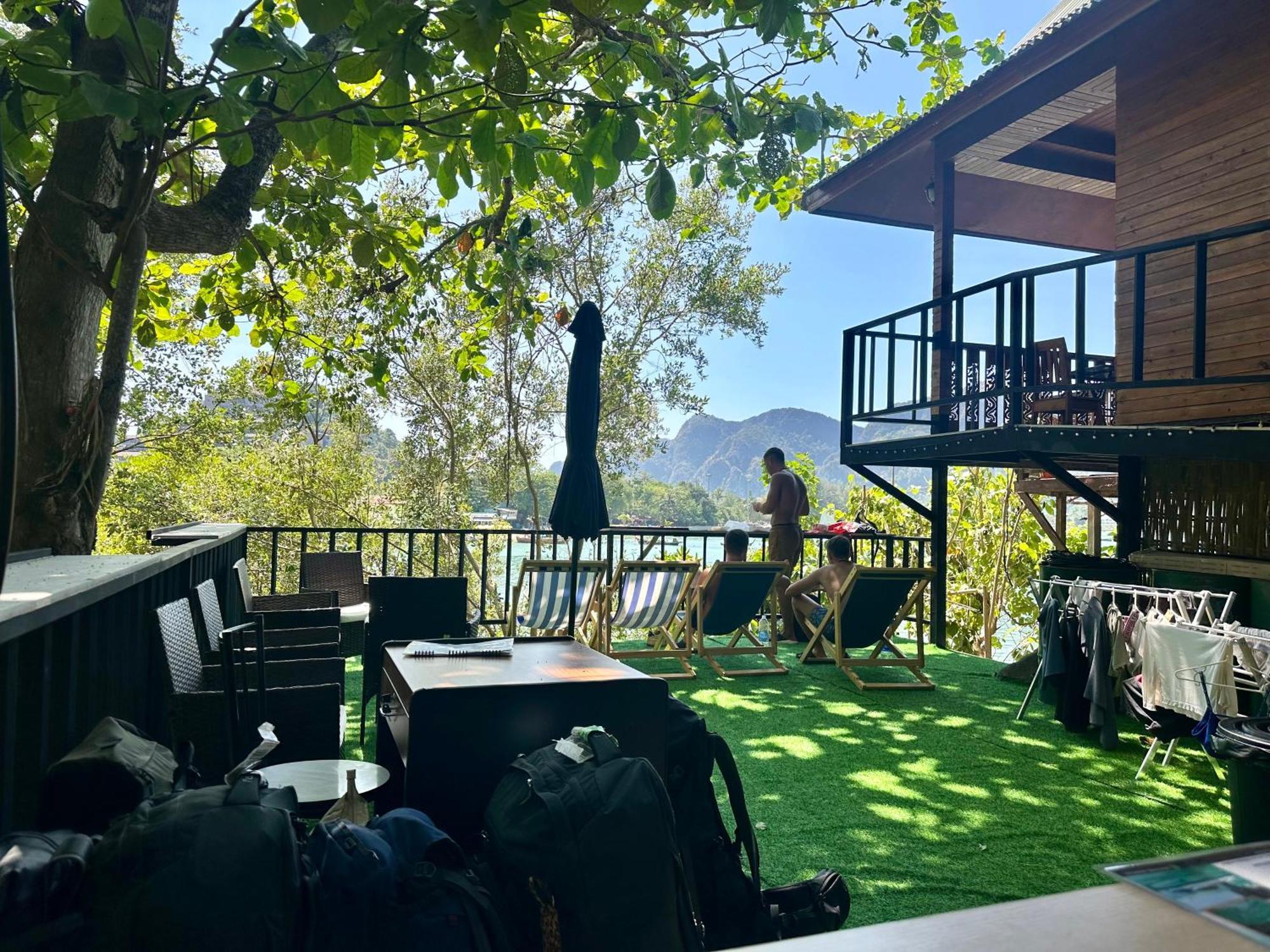 Sweed Dee Seaview Hostel Ko Phi Phi Exterior foto